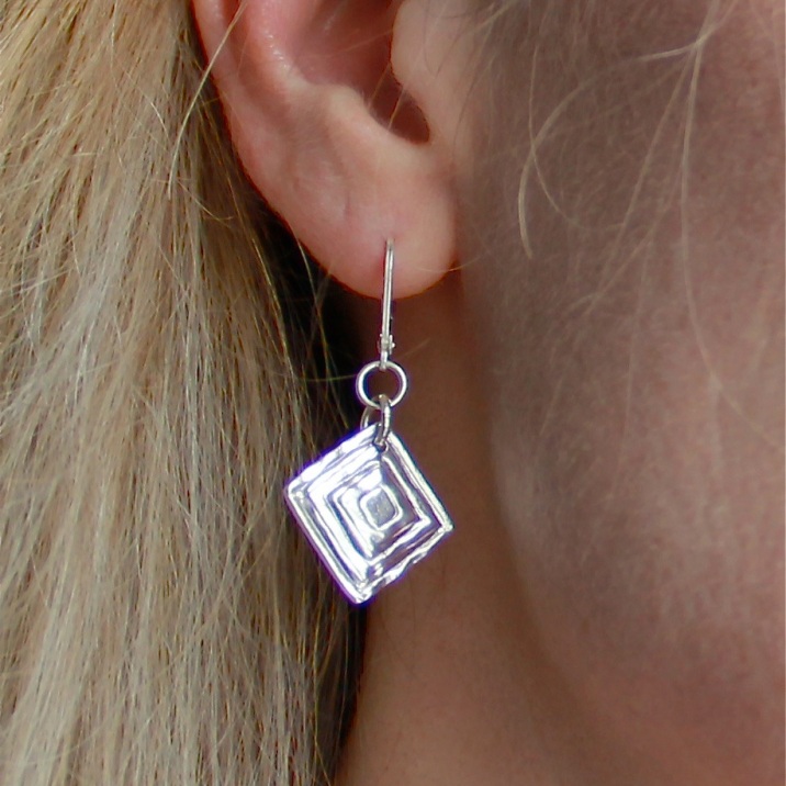 triangle_earrings3